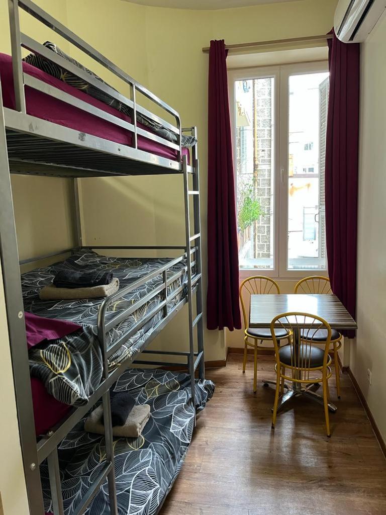 ניס Hotel Lyonnais מראה חיצוני תמונה